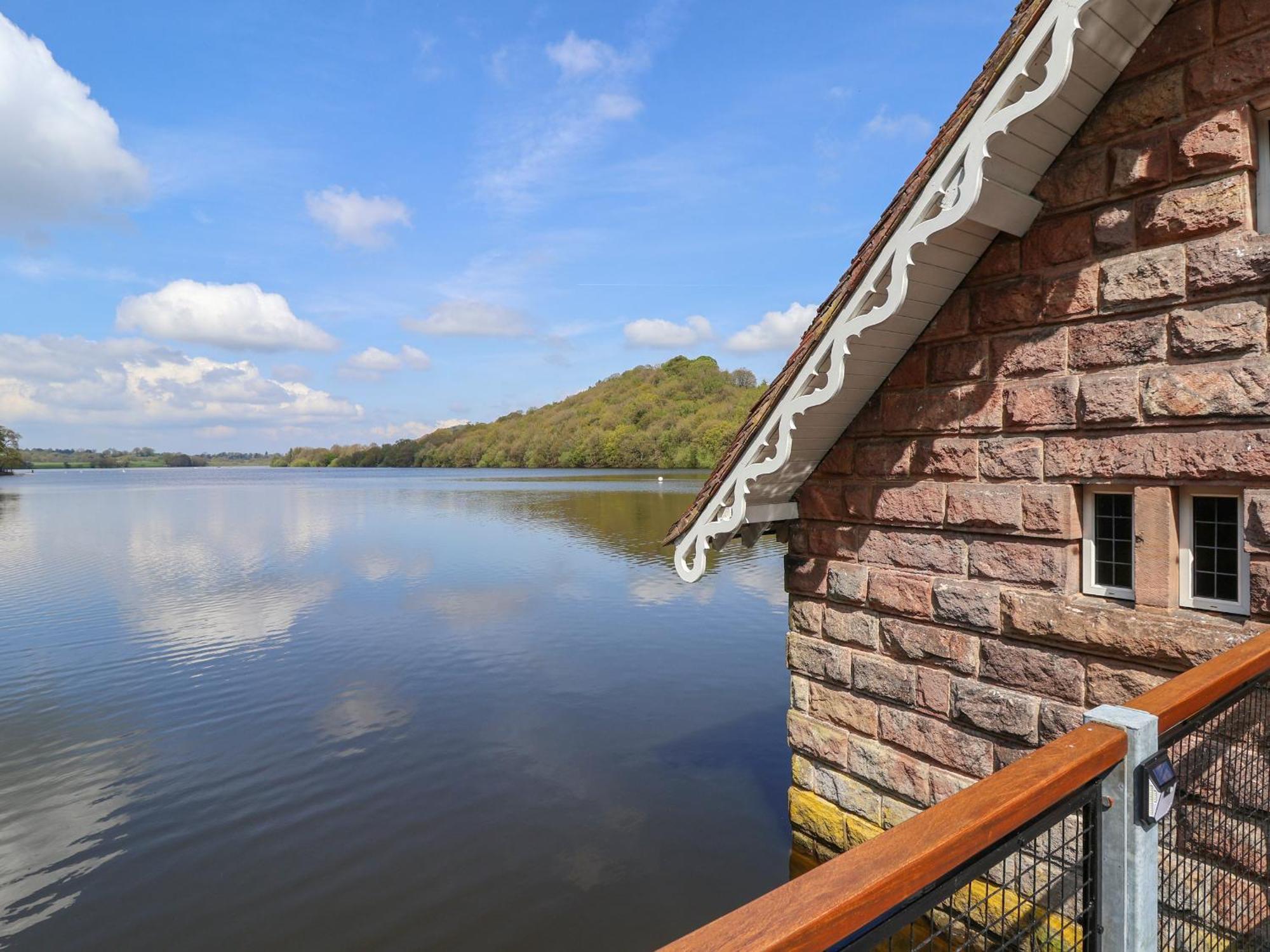 Lady Of The Lake Leek Exterior photo